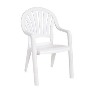 Silla de plástico blanca de exterior